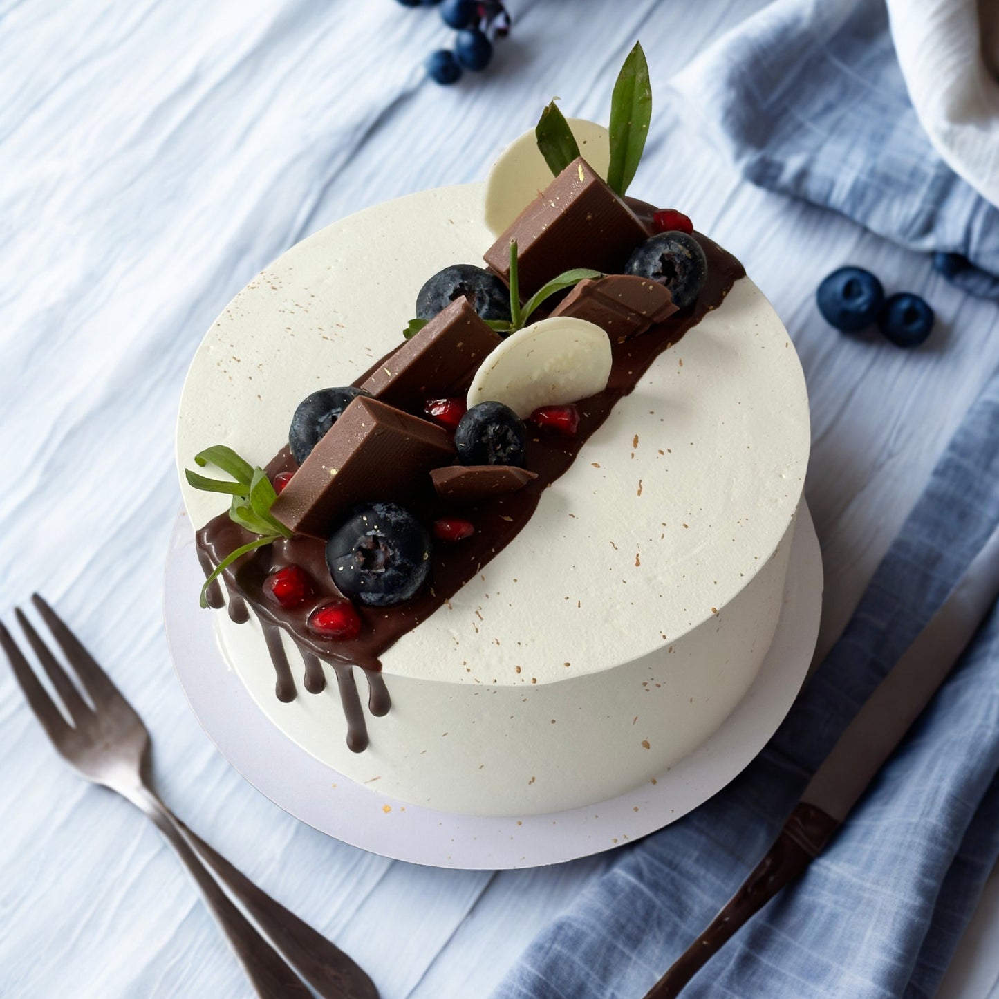 Eggless French Vanilla Drip Cake